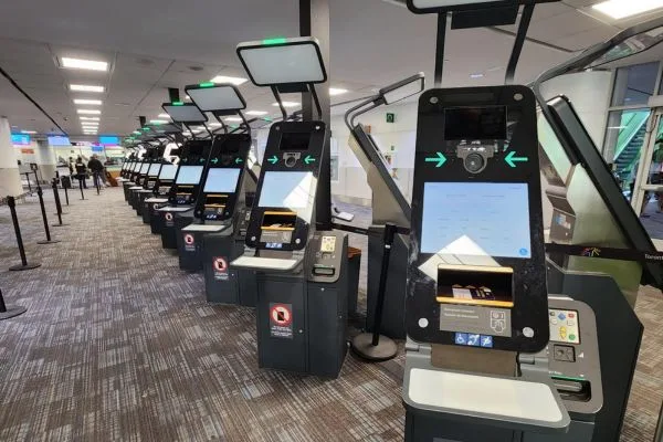 airport lighting (1)